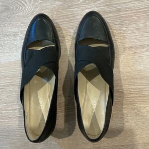 Taryn Rose Size 10, Black leather Slip-ons